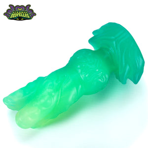 Small Xymon's Knot -- Near Clear 31* silicone -- XK-113
