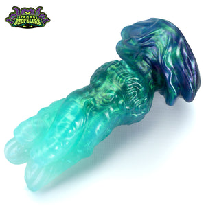 Small Xymon's Knot -- Near Clear 31* silicone -- XK-132